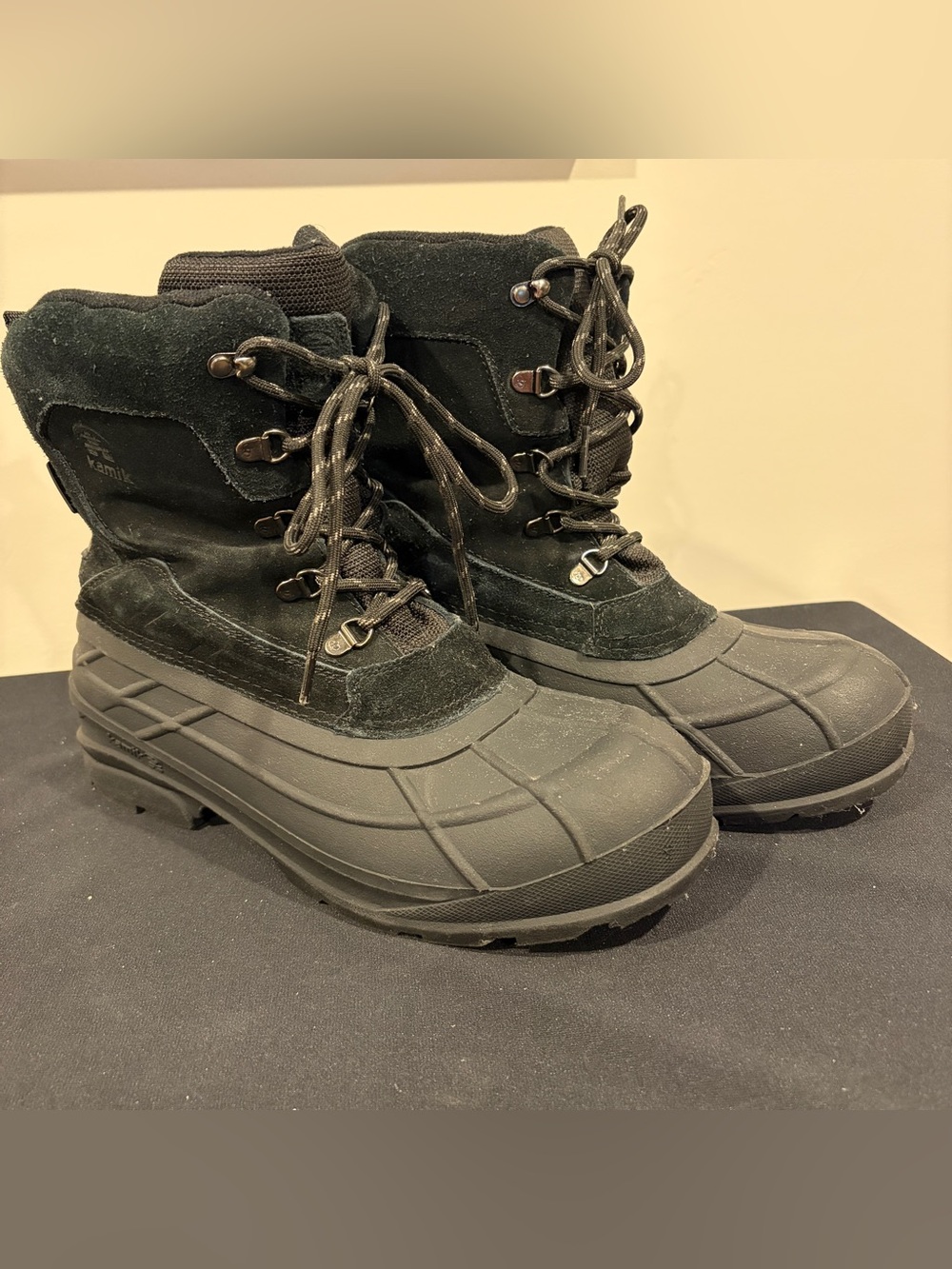 Kamik Fargo 2W Black Winter Snow Boots Mens Size 9 Waterproof Insulated